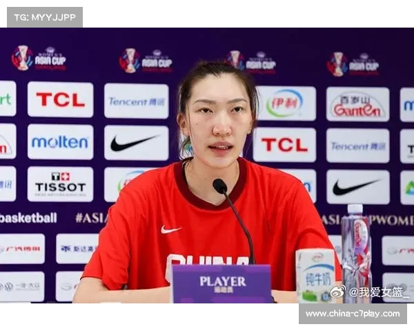 中国驻珀斯总领事场边观战，为韩旭与山猫队加油助威